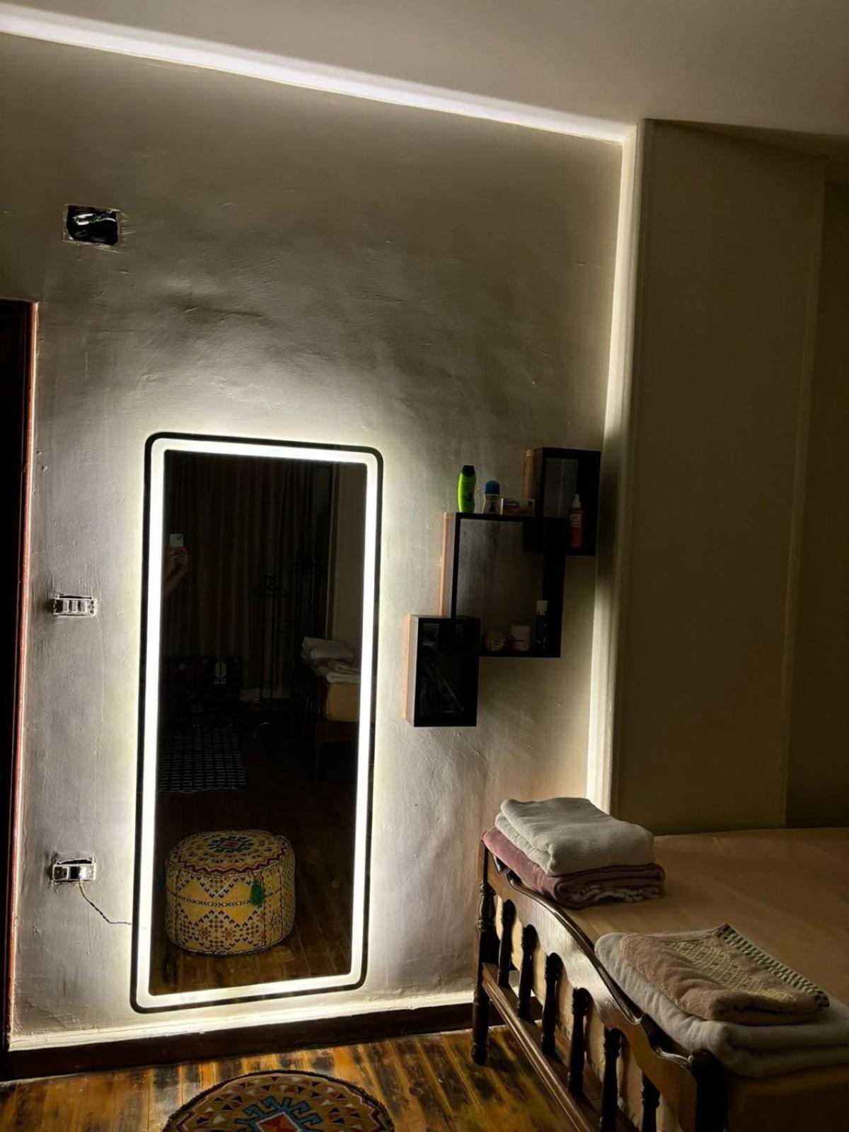 غرفة في مدينة نصر موقع متميز وسط المدينة للرجال فقط Homestay *