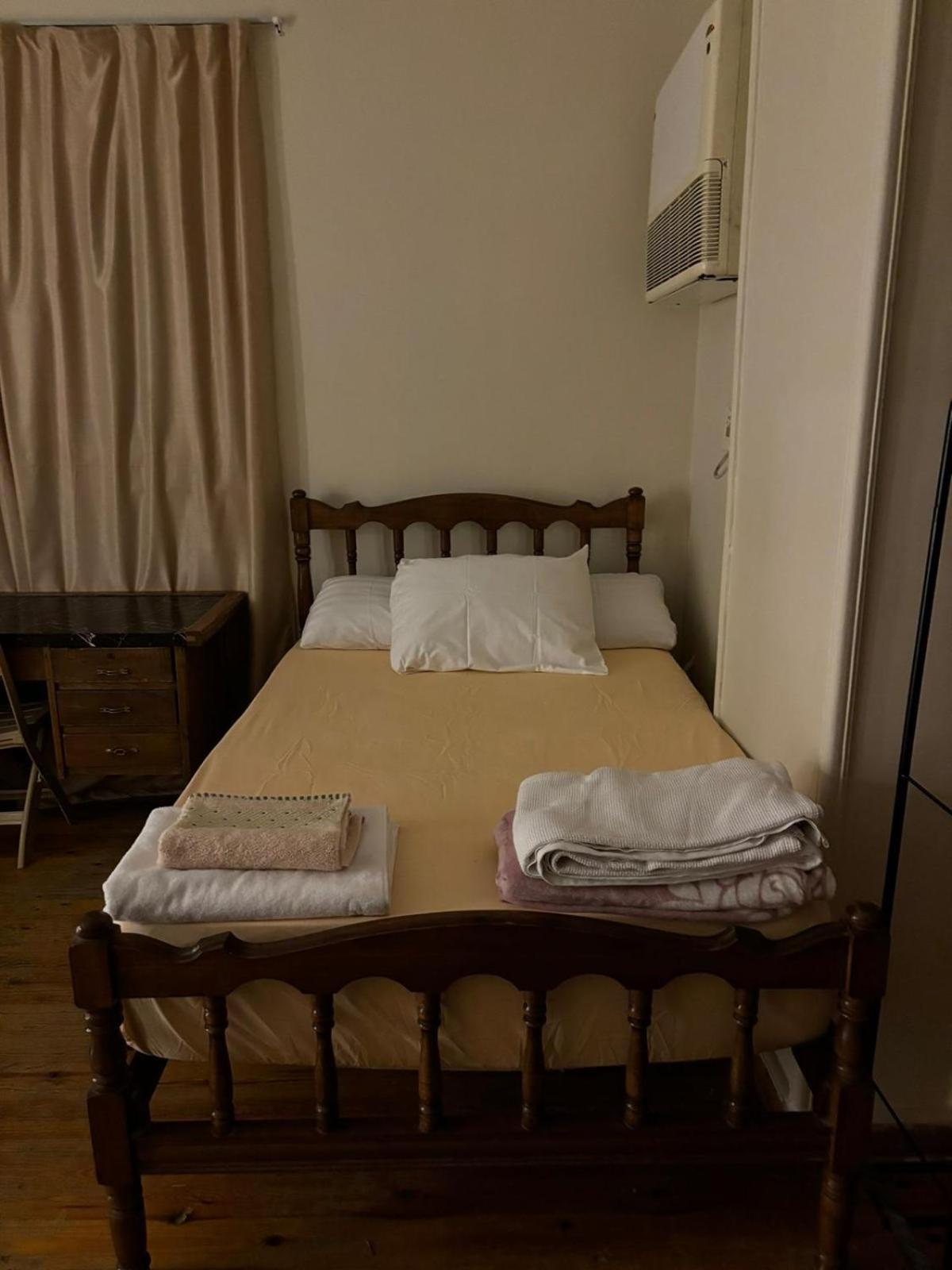غرفة في مدينة نصر موقع متميز وسط المدينة للرجال فقط Homestay