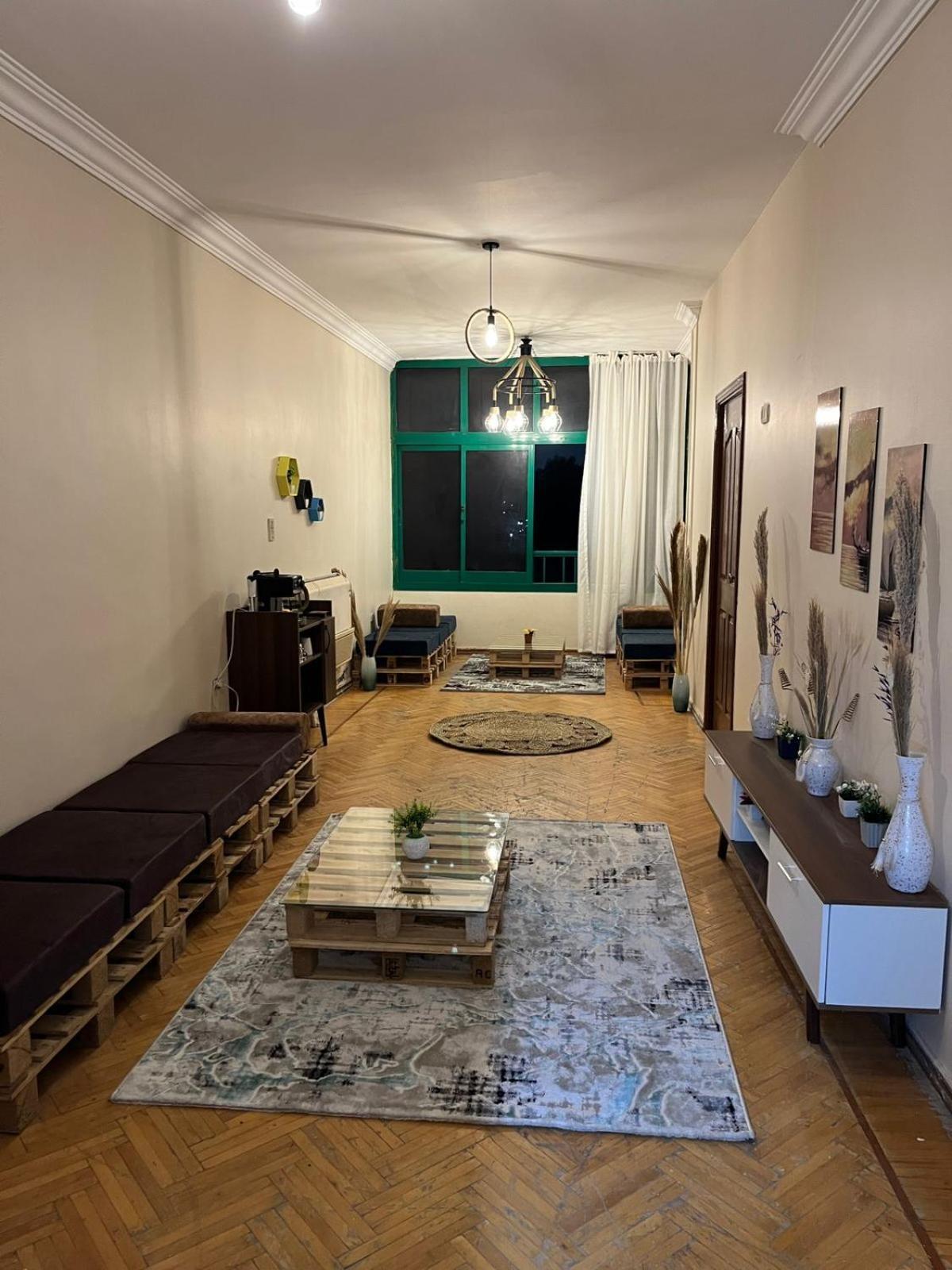 غرفة في مدينة نصر موقع متميز وسط المدينة للرجال فقط Homestay *